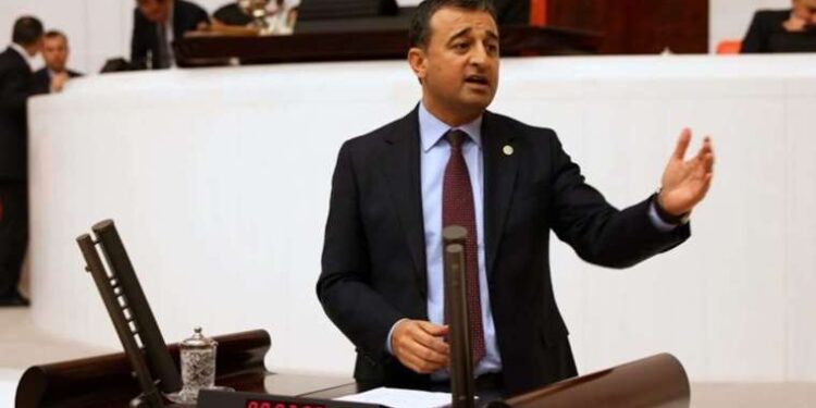 CHP'den Erdoğan'ın yardımcısına soru: 'Ballı maaş' düzenine son vermek için çalışmanız var mı?