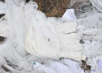 Dere yakınındaki arazi şaşırtan görüntü: 40 gelinlik buldular!
