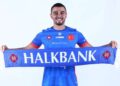 Halkbank, milli smaçör İzzet Ünver'e imzayı attırdı