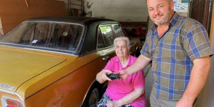 53 yıllık aracı ilk sahibinden orijinal haliyle satın aldı