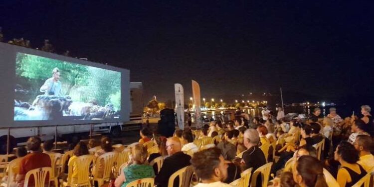 İzmir’de 11 ayrı noktada ücretsiz açık hava sinema keyfi