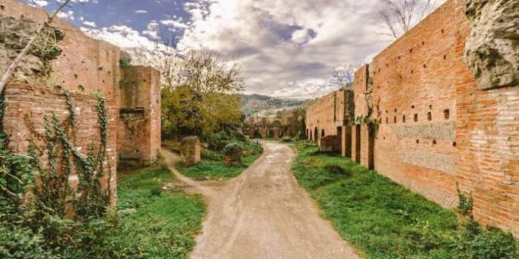 Steam bu haftanın indirimli oyunlarını açıkladı: Efsane savaş oyunu yüzde 90 indirime girdi