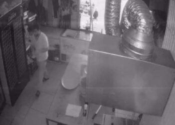 Hırsızlık için girdiği lokantada yemek yapıp yedi