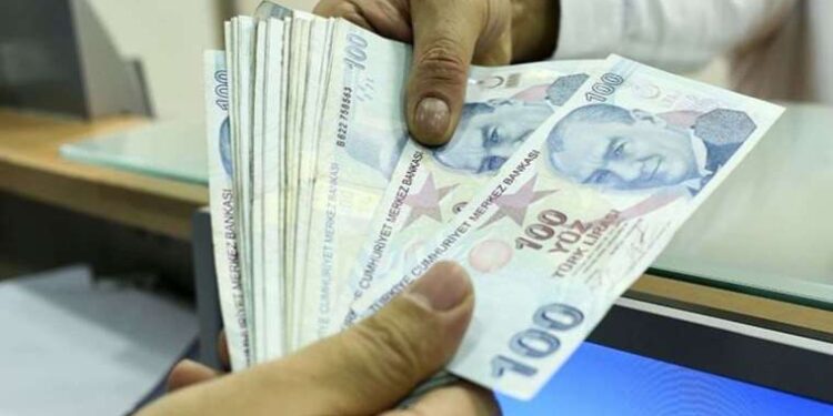 Çiftçilerin mazot ve gübre desteği kartlarına tanımlandı