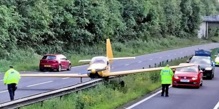 Sağanak yağış altında bile kullanılabilecek akıllı telefon