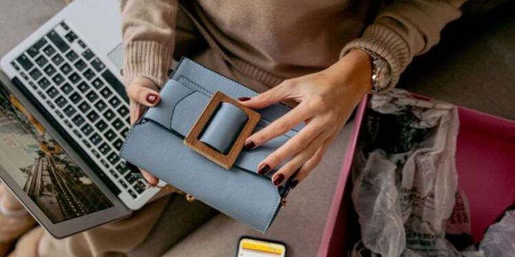 İstanbul’da bıçaklı saldırgan dehşeti! Polis bacağından vurdu