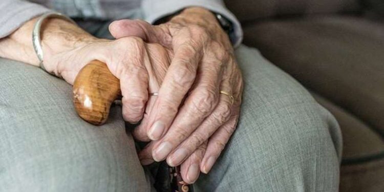 Vedat Işıkhan tarih verdi: Yaşlı bakım sigortası geliyor!