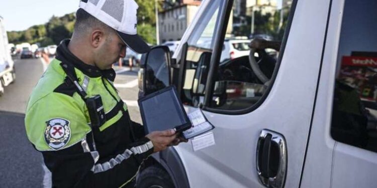 3 bin 996 okul servisine ceza