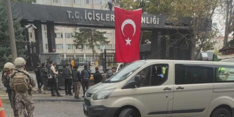 Son dakika... Ankara'da bombalı saldırı girişimi... İçişleri Bakanlığı teröristin kimliğini açıkladı!