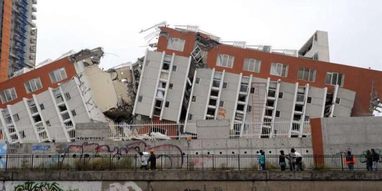 Tartıştığı 21 yaşındaki genci tabanca ile sırtından vurdu