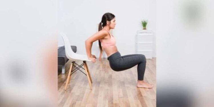 Olduğunuz yerde eriyeceksiniz! Sadece bir sandalye kullanarak yapabileceğiniz 5 egzersiz