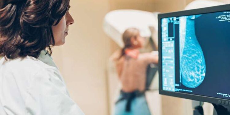 Kansere ‘feminist yaklaşım’ her yıl 800 bin kadının hayatını kurtarabilir