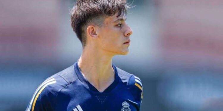 Eski Fenerbahçeliden Arda Güler'e destek!