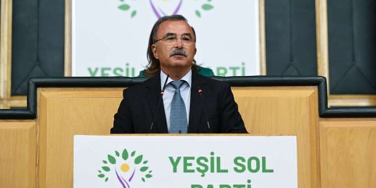 Yeşil Sol'dan iktidara 'yeni anayasa' yanıtı: Demokratik ortamı sağlayın, biz hazırız