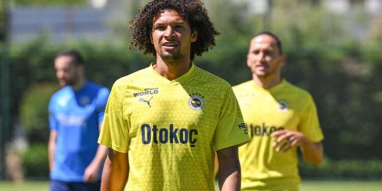 Son Dakika: Fenerbahçe'de Willian Arao ile yollar ayrıldı