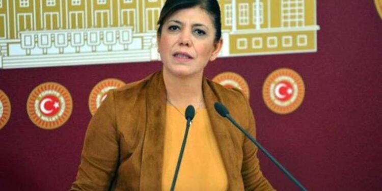 Yeşil Sol Parti'li Beştaş'tan, Meclis'e deprem gündemiyle olağanüstü toplanma çağrısı