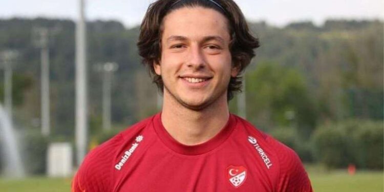 Enis Destan kimdir, kaç yaşında, nereli? Enis Destan hangi takımlarda oynadı?