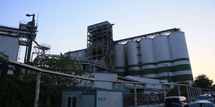 Üsküdar’da raylara atlayan kişi paniğe neden oldu