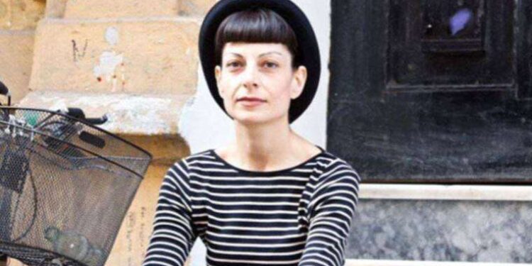 Yazarımız Zülal Kalkandelen hedefte: Dinci derneğin şikayetiyle ifade verdi