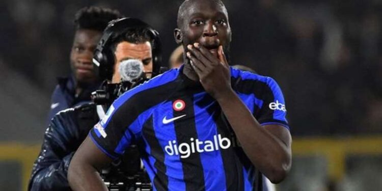 Romelu Lukaku yeni takımını açıkladı: 'Pazar günü Roma'ya uçuyorum'