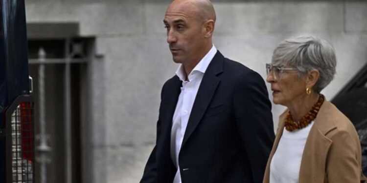 Cinsel tacizle suçlanıyordu: Rubiales ifade verdi!