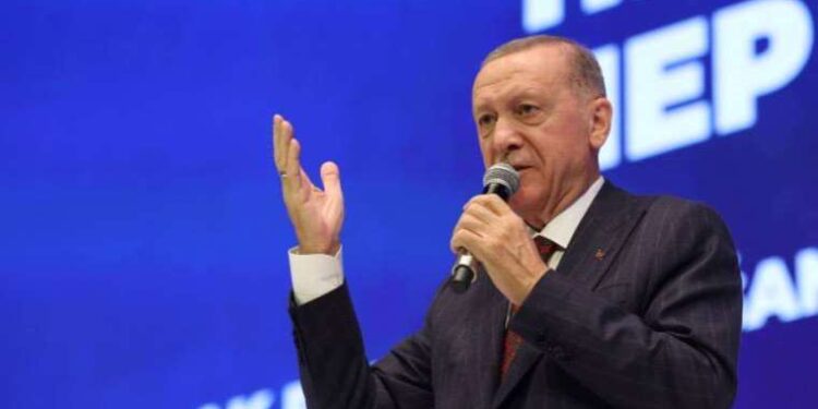 Erdoğan, partisinin 4. Olağanüstü Kongresi'nde LGBTİ+'ları hedef aldı