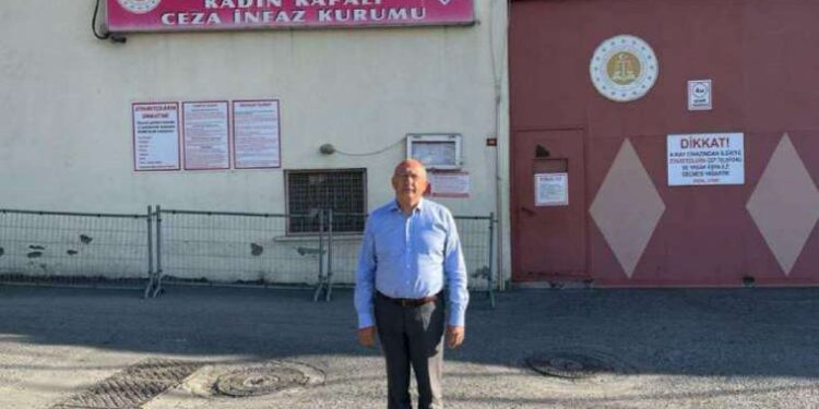 CHP'li Çakırözer Gezi davası tutuklularını ziyaret etti: 'Bir an önce adalet, bir an önce özgürlük diliyorum'