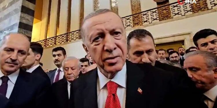 Süleyman Soylu'ya yakın hesaplar hedef almıştı... Erdoğan, Ali Yerlikaya'ya sahip çıktı: 'İçişleri Bakanı görevini yaptı'