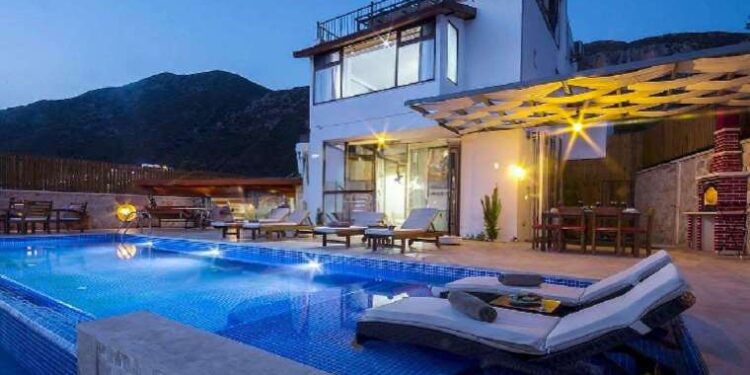 Lüks tatil deneyimini yepyeni bir boyuta taşıyan özel villalar