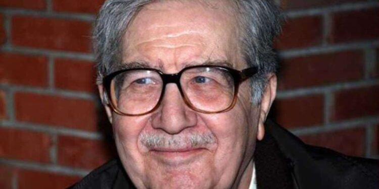 Edebiyat ve tiyatro dünyasının üretken yazarı: Turgut Özakman