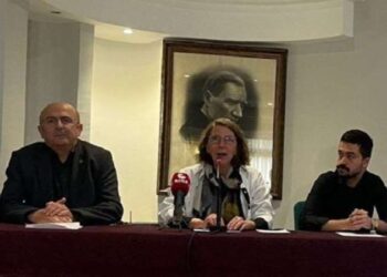 Laiklik Meclisi Laiklik Bildirgesi'ni açıkladı: Artık 'savunuyoruz' diyerek mücadele kurmanın sonuna geldik