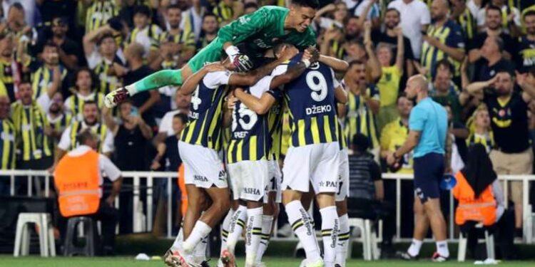 Fenerbahçe, Konferans Ligi kadrosunu açıkladı: 6 oyuncu kadroya alınmadı