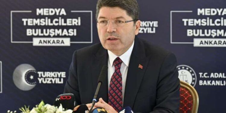 Adalet Bakanı'nın yeni 'hedefi' AYM'ye bireysel başvuruyu sınırlamak