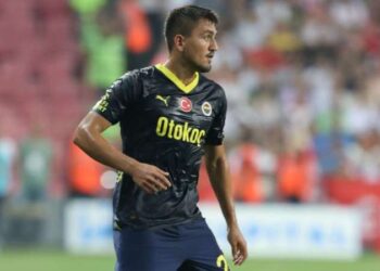 Milli futbolcu Cengiz Ünder'den Fenerbahçe'ye kötü haber