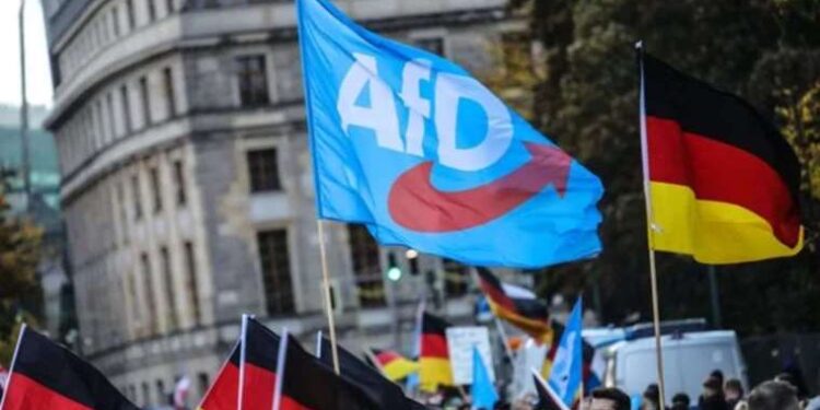 AKP’den ‘dövizle askerlik’ açıklaması: ‘Gerçeği yansıtmıyor’