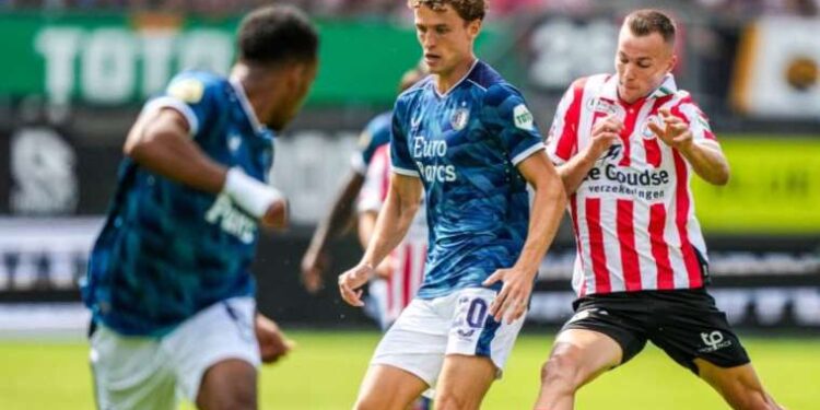 Feyenoord'un 3 puan hasreti dinmedi