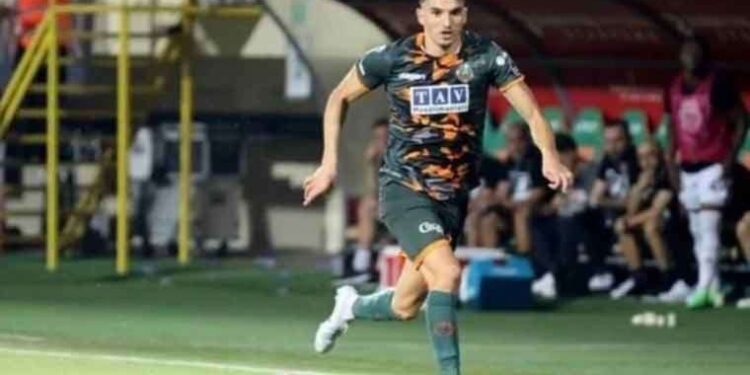Alanyaspor'da Zinedine Ferhat ile yollar ayrıldı!