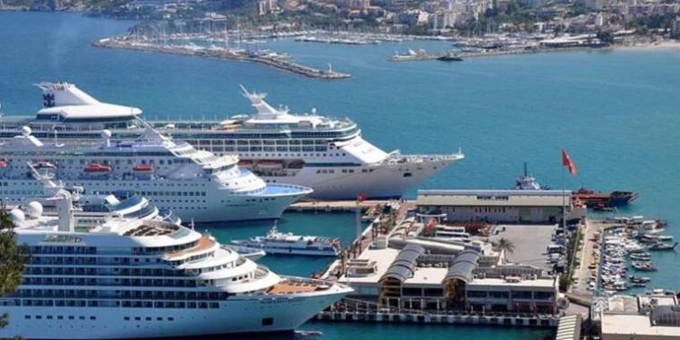 Kruvaziyer yolcu sayısında rekor bekleniyor