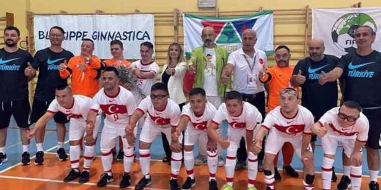 Down Sendromlu Futsal Milli Takımı, Avrupa Şampiyonası'nda İrlanda'yı 5-1 yendi