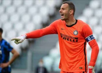 Samir Handanovic futbolu bırakıyor