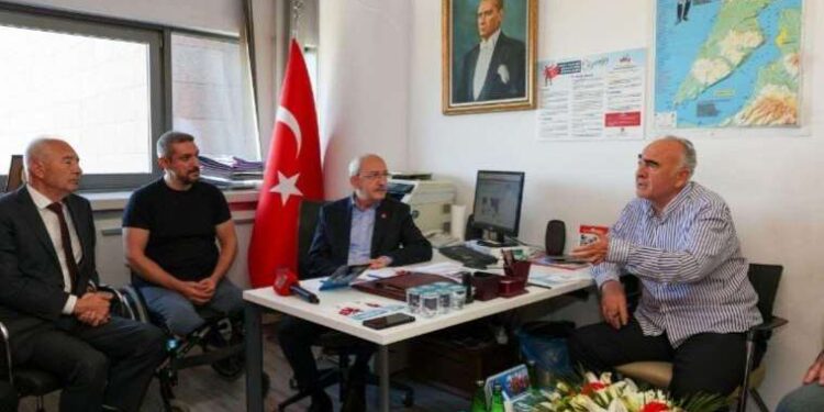 CHP lideri Kılıçdaroğlu, gazilerle bir araya geldi