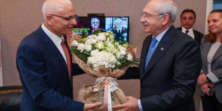 Kılıçdaroğlu'ndan Merdan Yanardağ'a 'geçmiş olsun' ziyareti