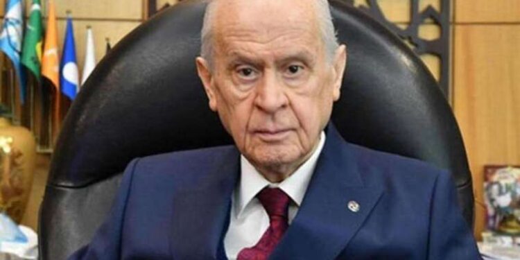 Bahçeli'den bisikletli poz!