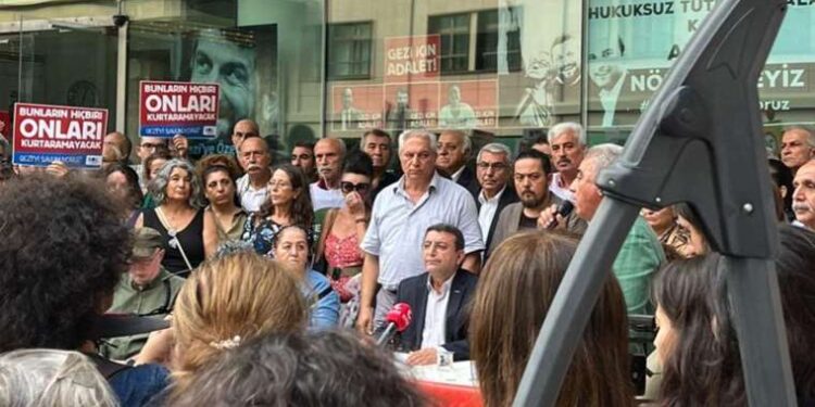 Gezi davasında cezaların onanmasına protesto: ‘Bu ülkenin tarihinde utançla anılacak’