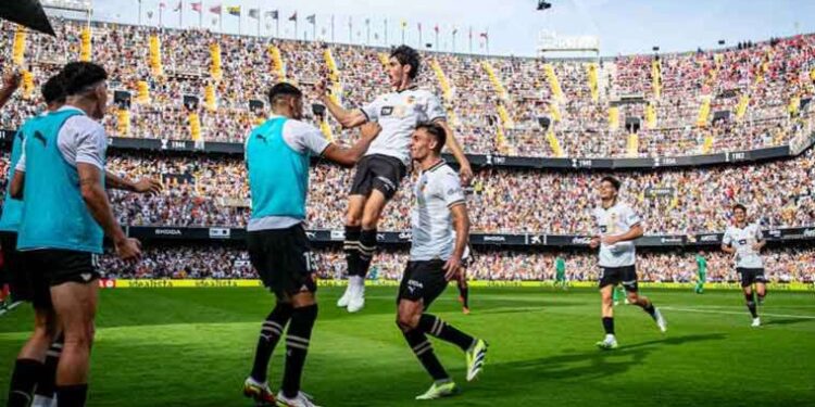 Valencia, Atletico Madrid karşısında şov yaptı!