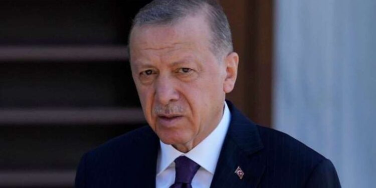 AKP'li Şen, 14 Mayıs'ta yaşadığı üzüntüyü anlattı: Erdoğan'ı 2'nci tura bıraktık; rezil olduk, yerin dibine girdik