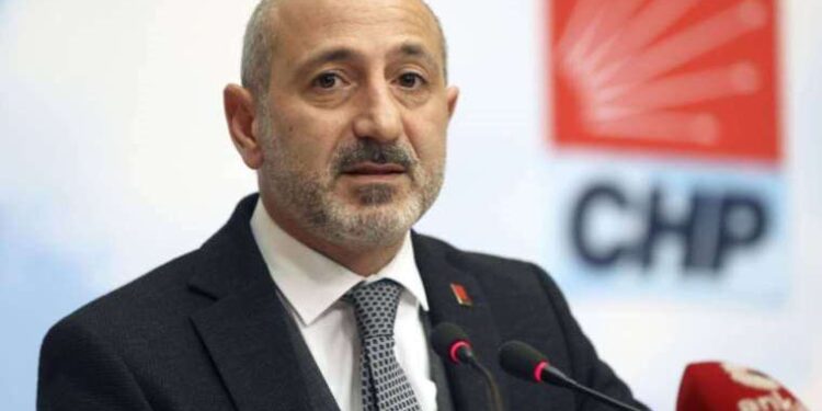 CHP'li Ali Öztunç, Özgür Özel'i Grup Başkanlığı'ndan istifaya çağırdı