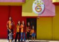 Sarı kırmızı boyalı evde çocuklarına Galatasaray sevgisi aşılıyor