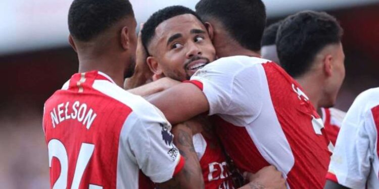 Arsenal, Manchester United'ı uzatmalarda devirdi!