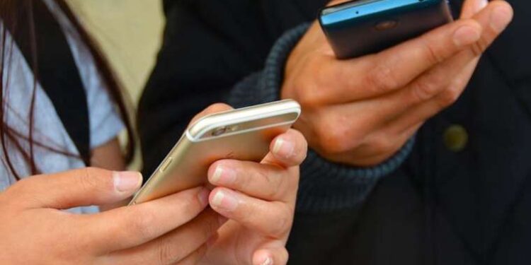 Kullanıcıların yüzde 89’u günde 144 kez telefonlarını kontrol ediyor: Her yerde ‘cep’teyiz